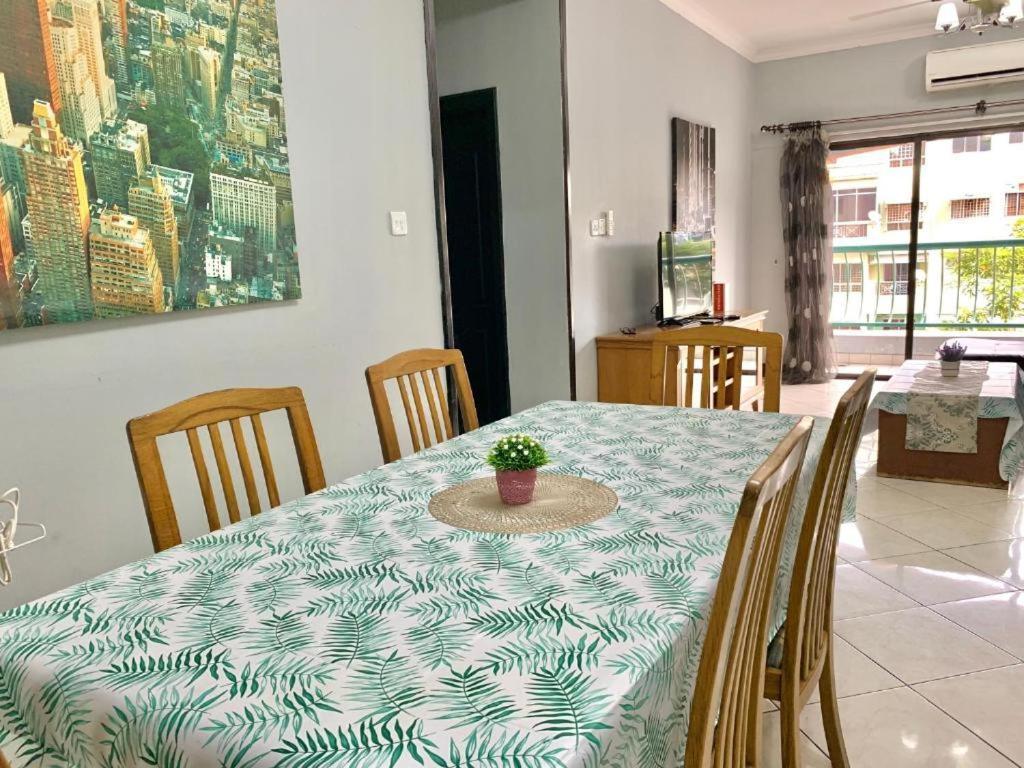 Marina Court Vacation Home 3 Bedrooms - Kota Kinabalu Exterior photo